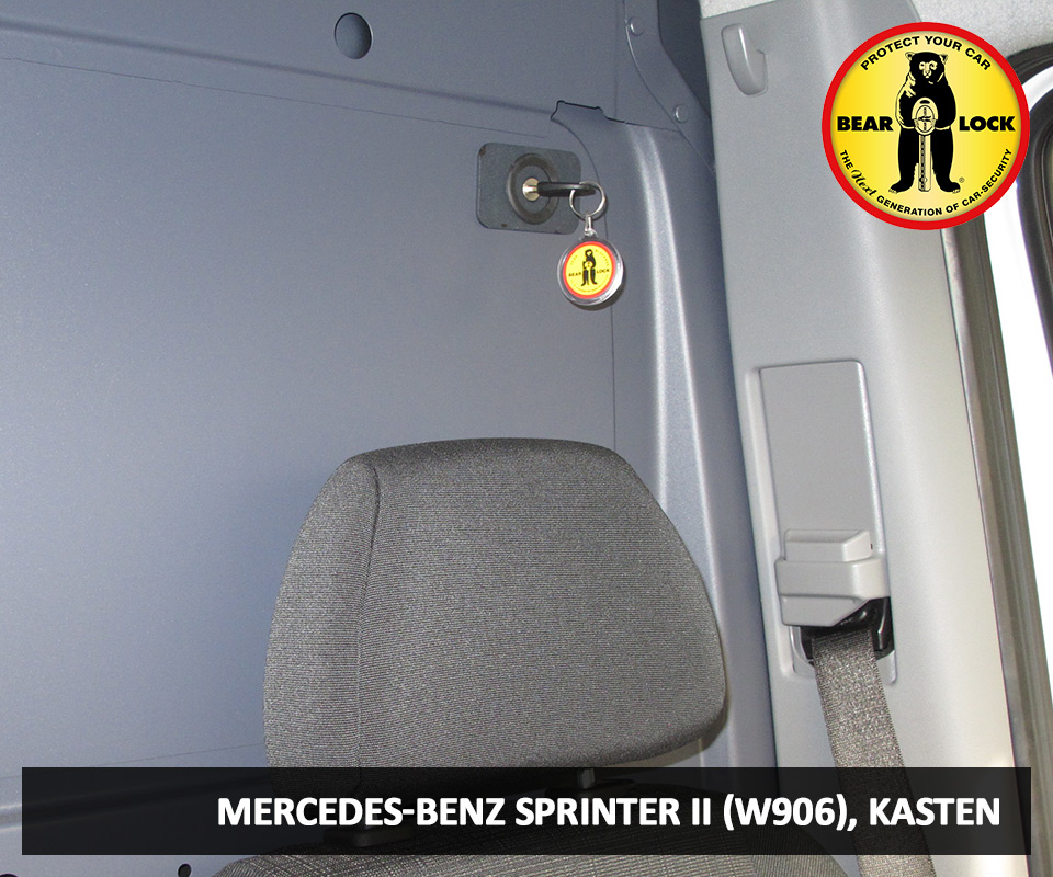 Laderaumsicherung Bear-Lock, Verlegung im Innenraum, Schloss in der Fahrerkabin im Mercedes-Benz Sprinter II W906 (Kastenwagen, Transporter)